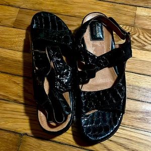 Clark’s Artisan Sandals sz 9 1/2